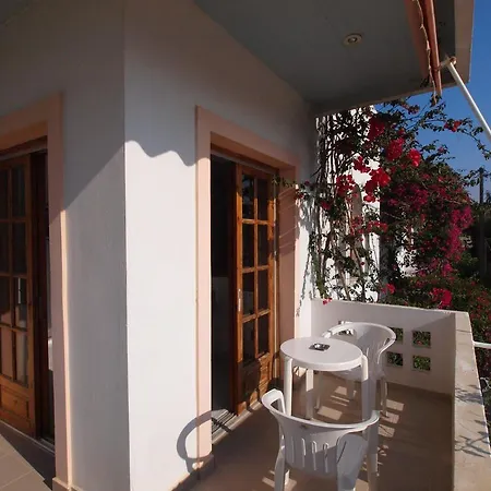 Irini Apartments Platanias  Room photo